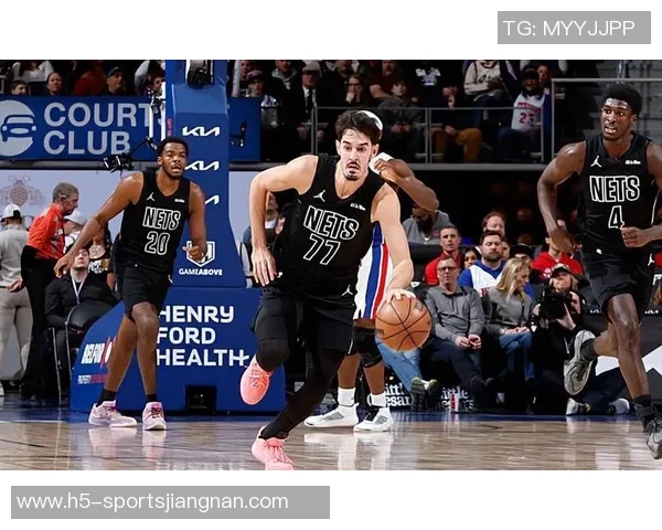 萨拉夫表现不佳半场仅得2分3助攻却犯规5次显露稚嫩状态 萨拉夫表现不佳半场仅得2分3助攻却犯规5次显露稚嫩状态